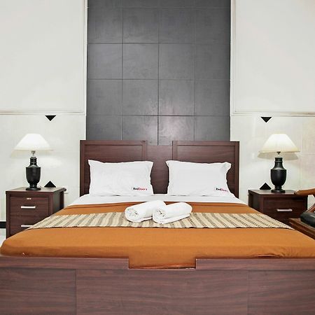 Reddoorz Near City Of Tomorrow Mall Surabaya Exterior foto